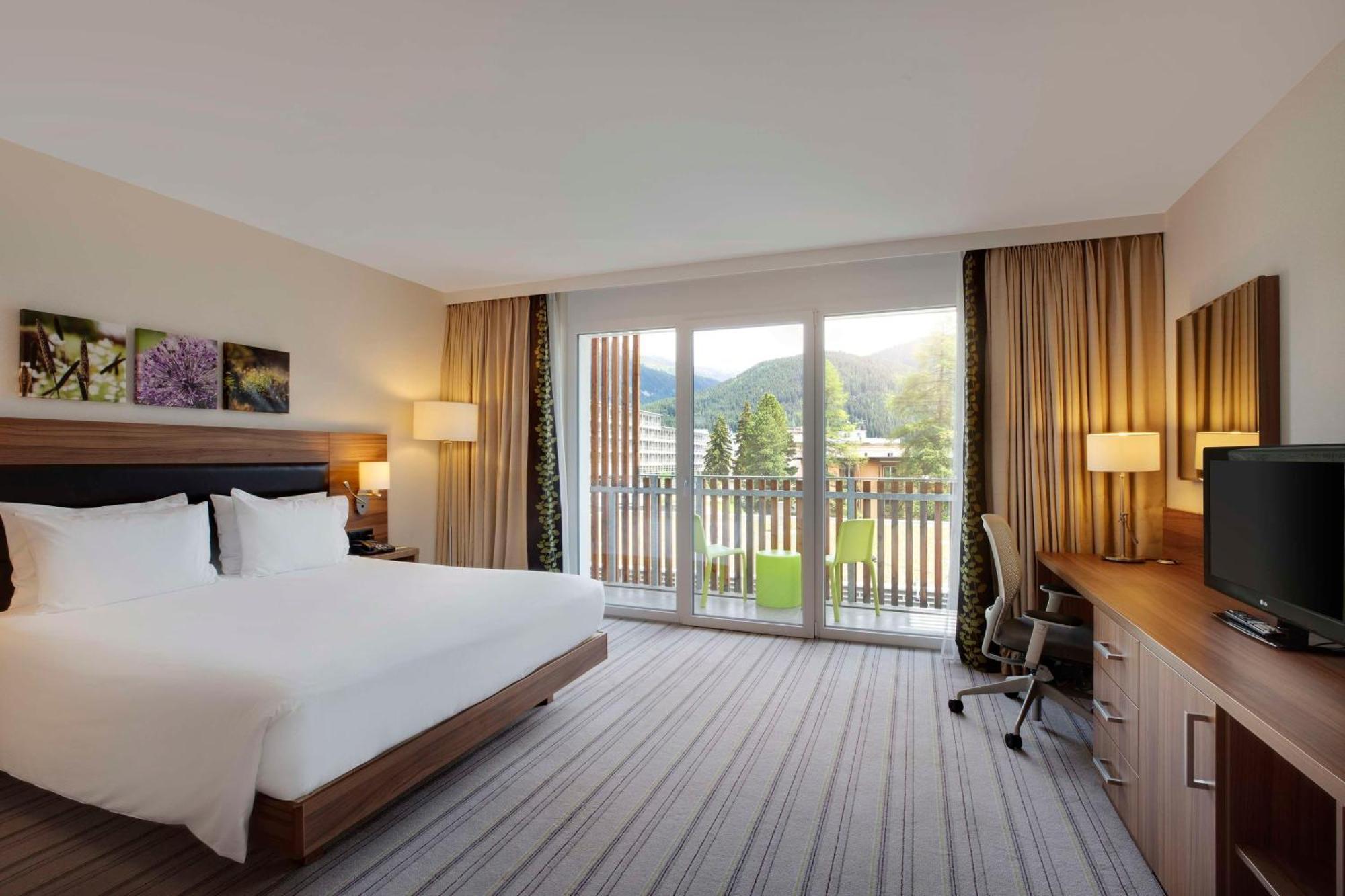 Hilton Garden Inn Давос Екстериор снимка