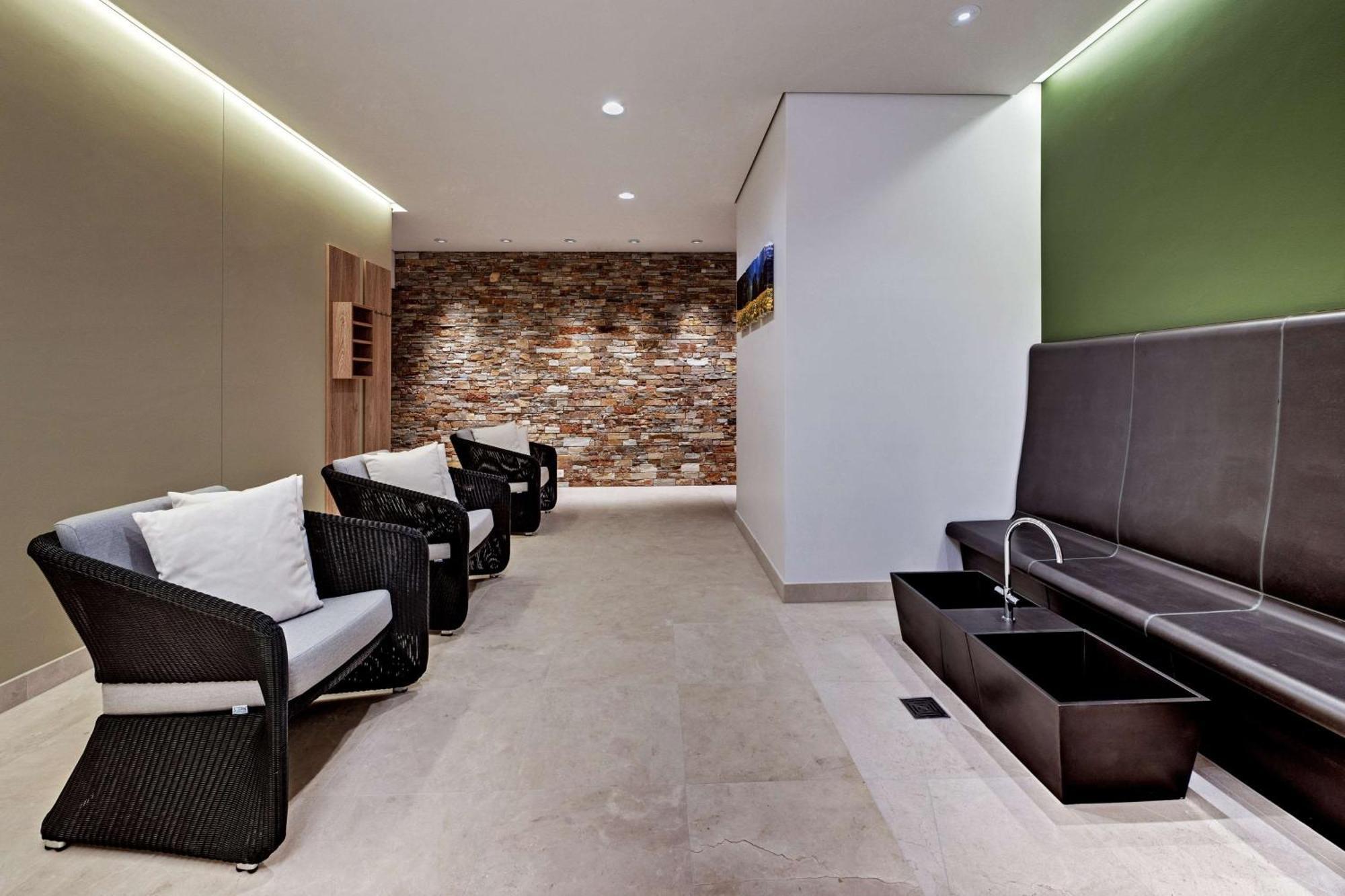 Hilton Garden Inn Давос Екстериор снимка
