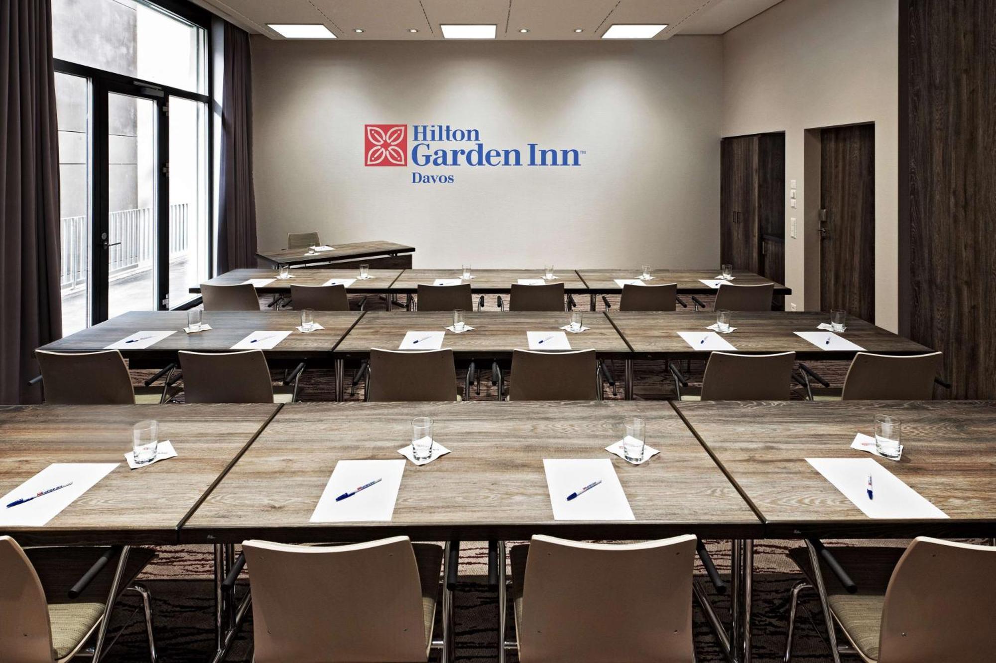 Hilton Garden Inn Давос Екстериор снимка