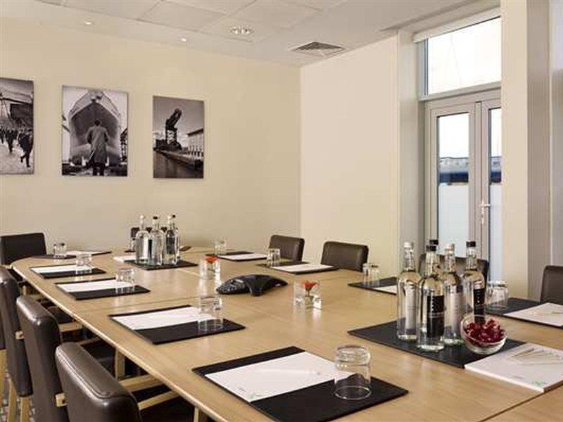 Hilton Garden Inn Давос Екстериор снимка